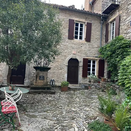 Ostal De La Croix Hébergement de vacances *