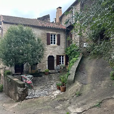 Holiday home Ostal De La Croix